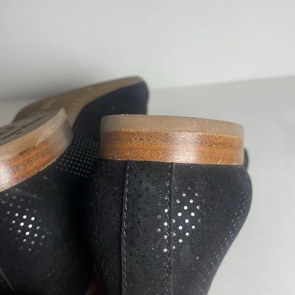 Paul Green Munchen Naomi Perforated Black Loafer Flats, Size US 8.5 or UK 6